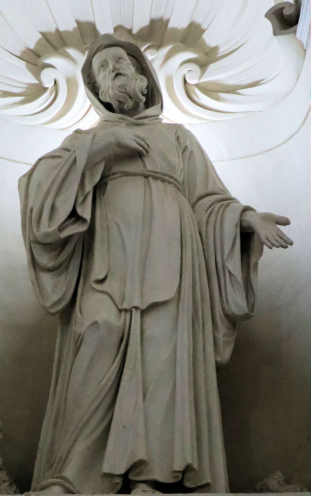 Statue in der Kathedrale in Vibo Valentia