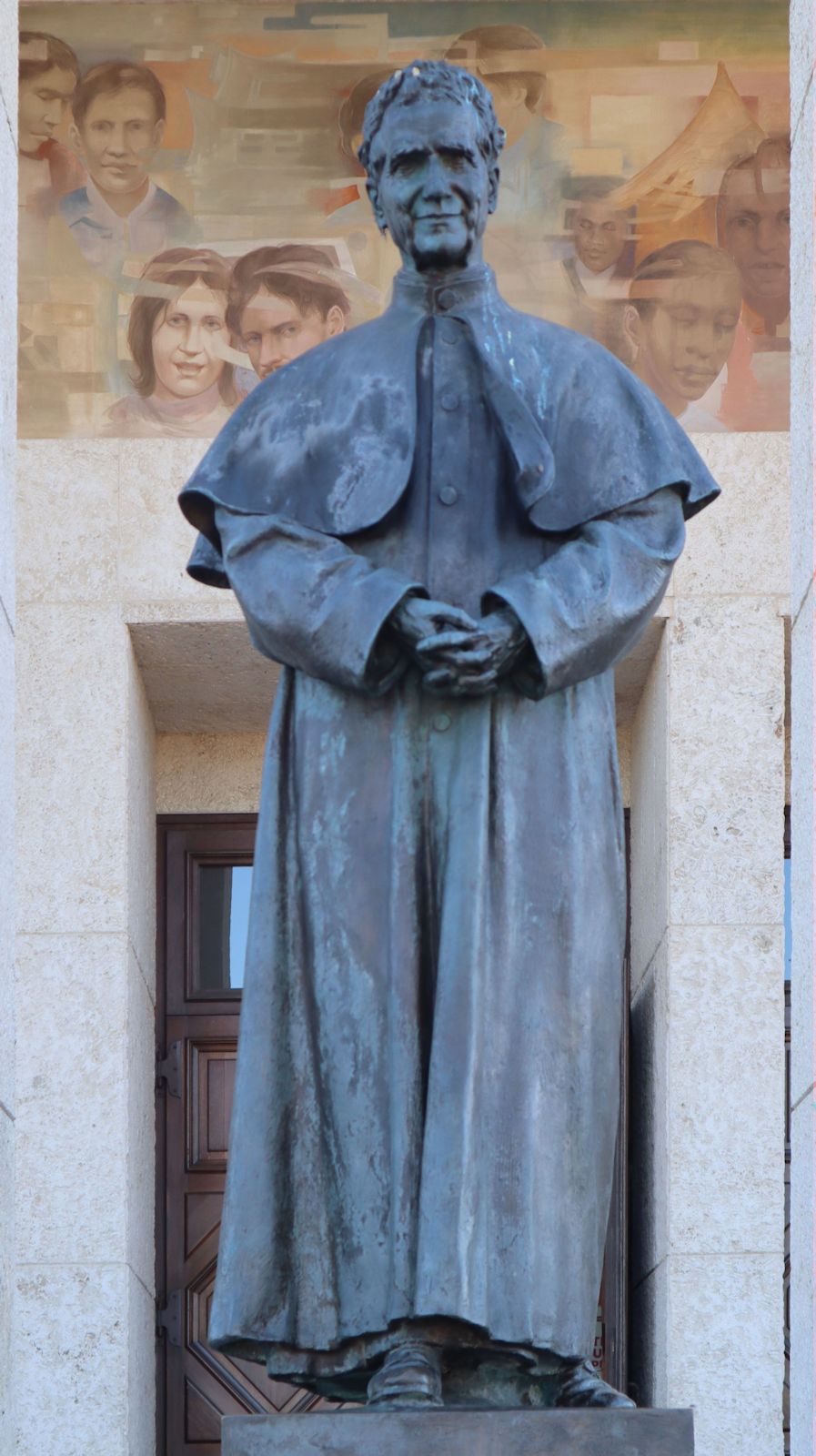 Statue vor dem Sanktuarium Colle Don Bosco