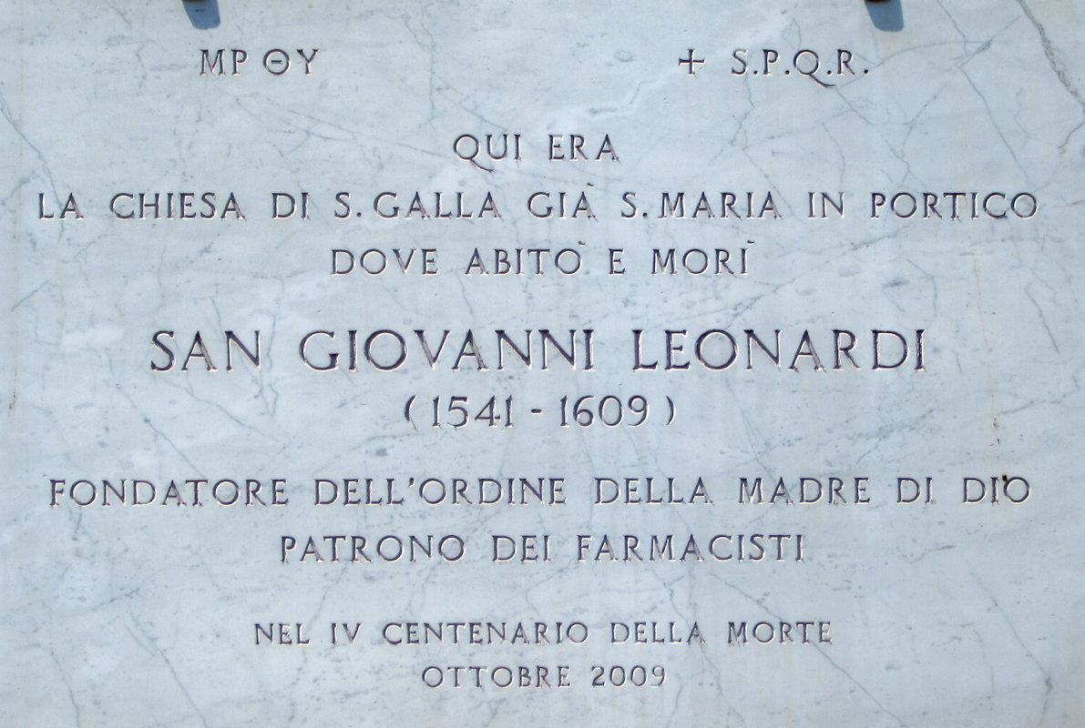 Gedenktafel am Gebäude der Stadtverwaltung, das heute an der Stelle der ehemaligen Kirche Santa Galla in Rom steht