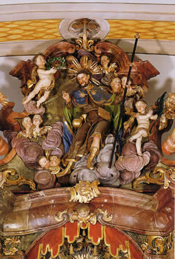 Hochaltar mit der Statue von Koloman, in der Pfarrkirche in St. Koloman