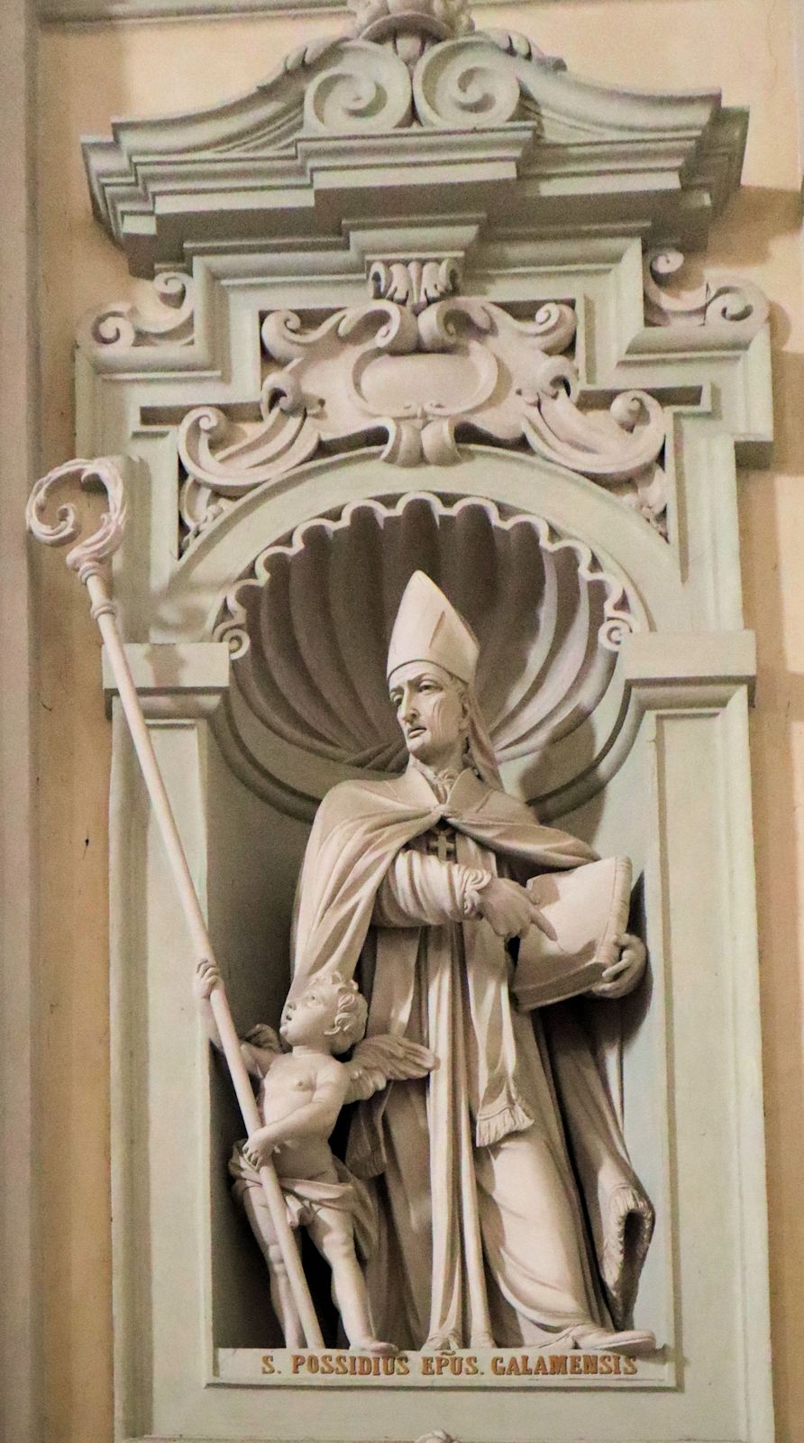 Statue in der Kirche Sant' Agostino in Rimini