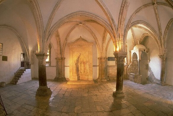 „Abendmahls-Saal” in der Dormitio-Abtei in Jerusalem, der Tradition zufolge Ort des Abschiedsmahles Jesu; darunter liegt das Grab von David