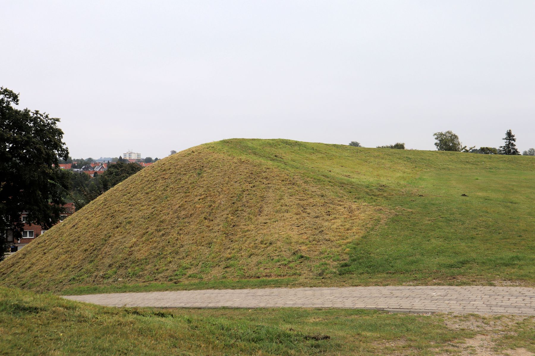 Wall um die ehemalige Slawensiedlung Starigard im heutigen Oldenburg in Holstein