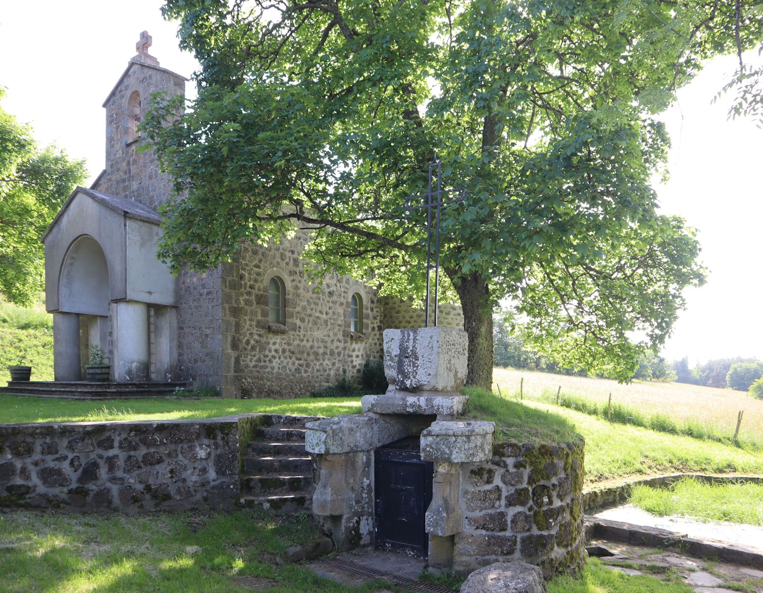 Quelle und Kapelle bei Saint-Agrève