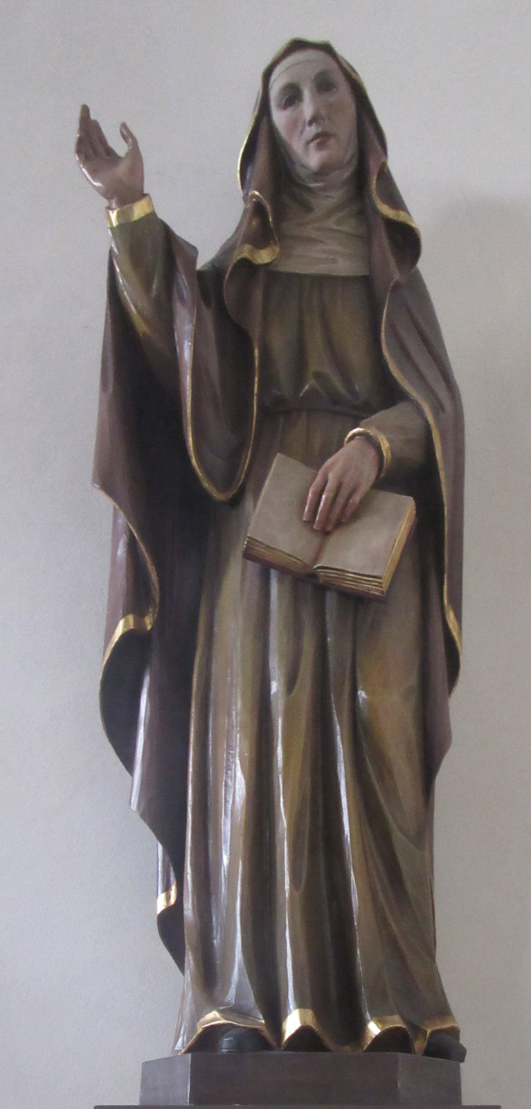 Statue, 1978, in der Kirche des Klosters Calvarienberg in Ahrweiler