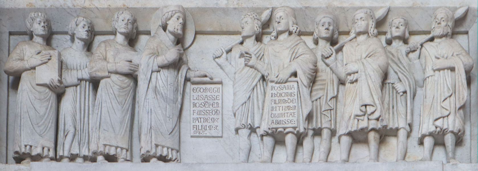 Niccolò Pisano (?): der Kampf gegen die Arianer, um 1258, Relief an der Kathedrale in Lucca