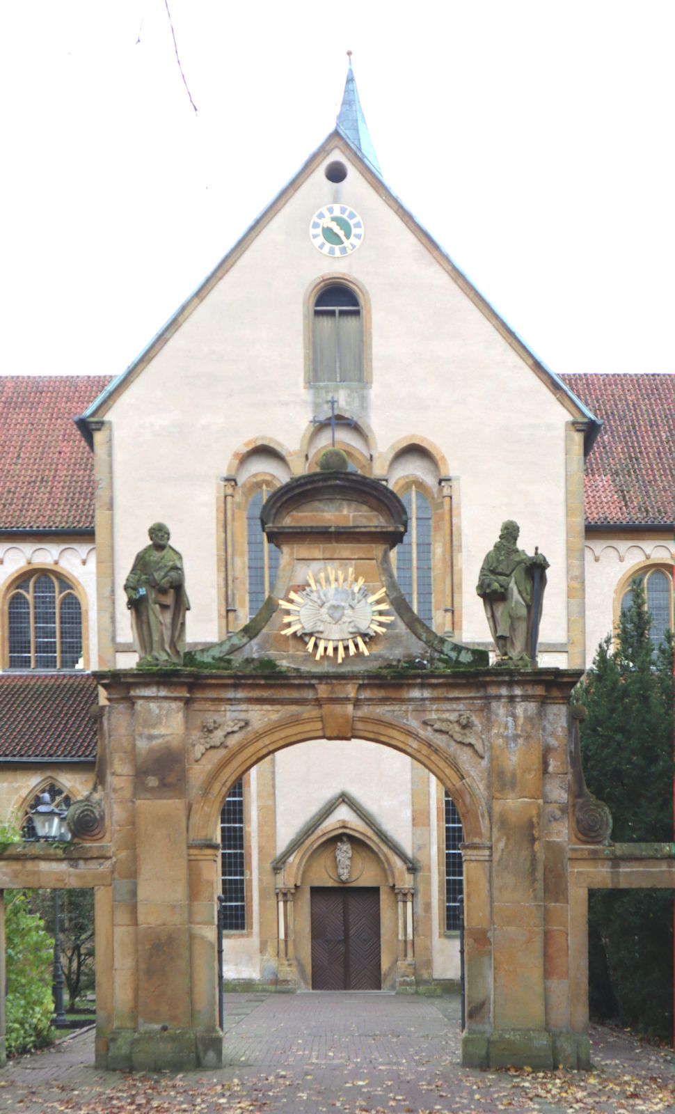 Tor zur Kirche des ehemaligen Klosters Mariawald