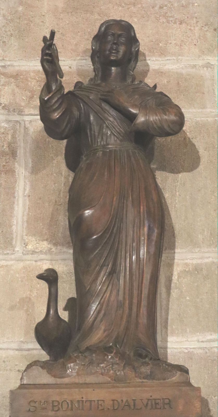 Statue in der Basilika Saint-Julien in Brioude