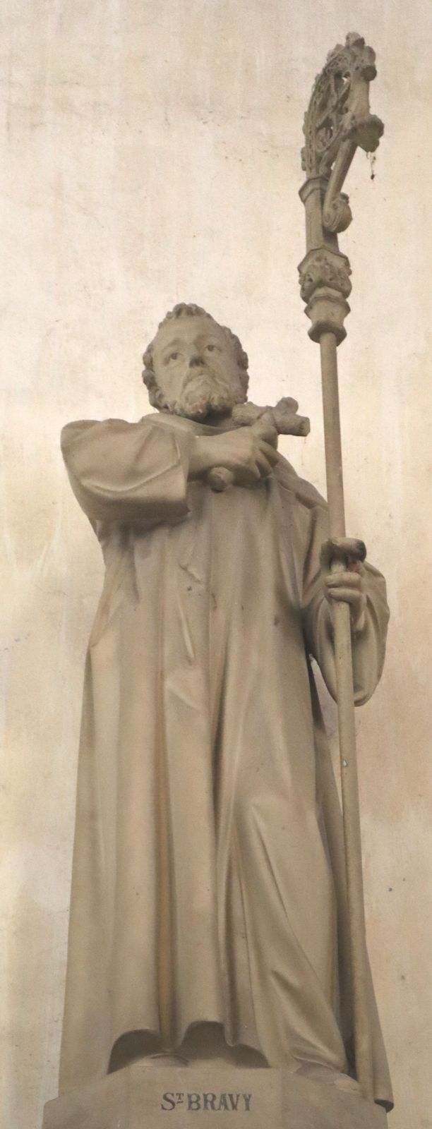 Statue von Bravy in der heutigen Pfarrkirche in Menat