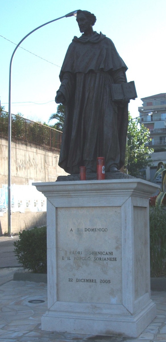 Dominikus-Statue, 2005, in Soriano