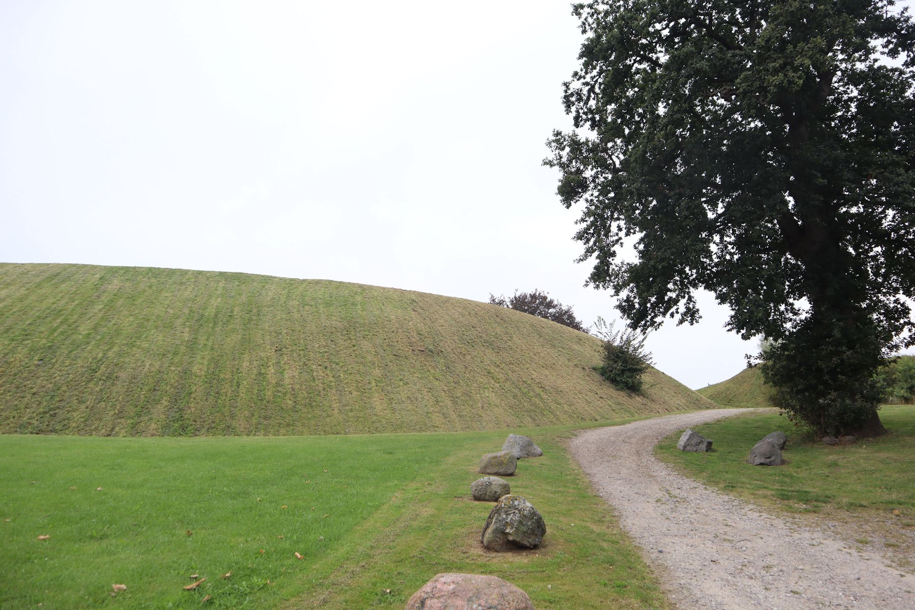 Wall um die ehemalige Slawensiedlung Starigard im heutigen Oldenburg in Holstein