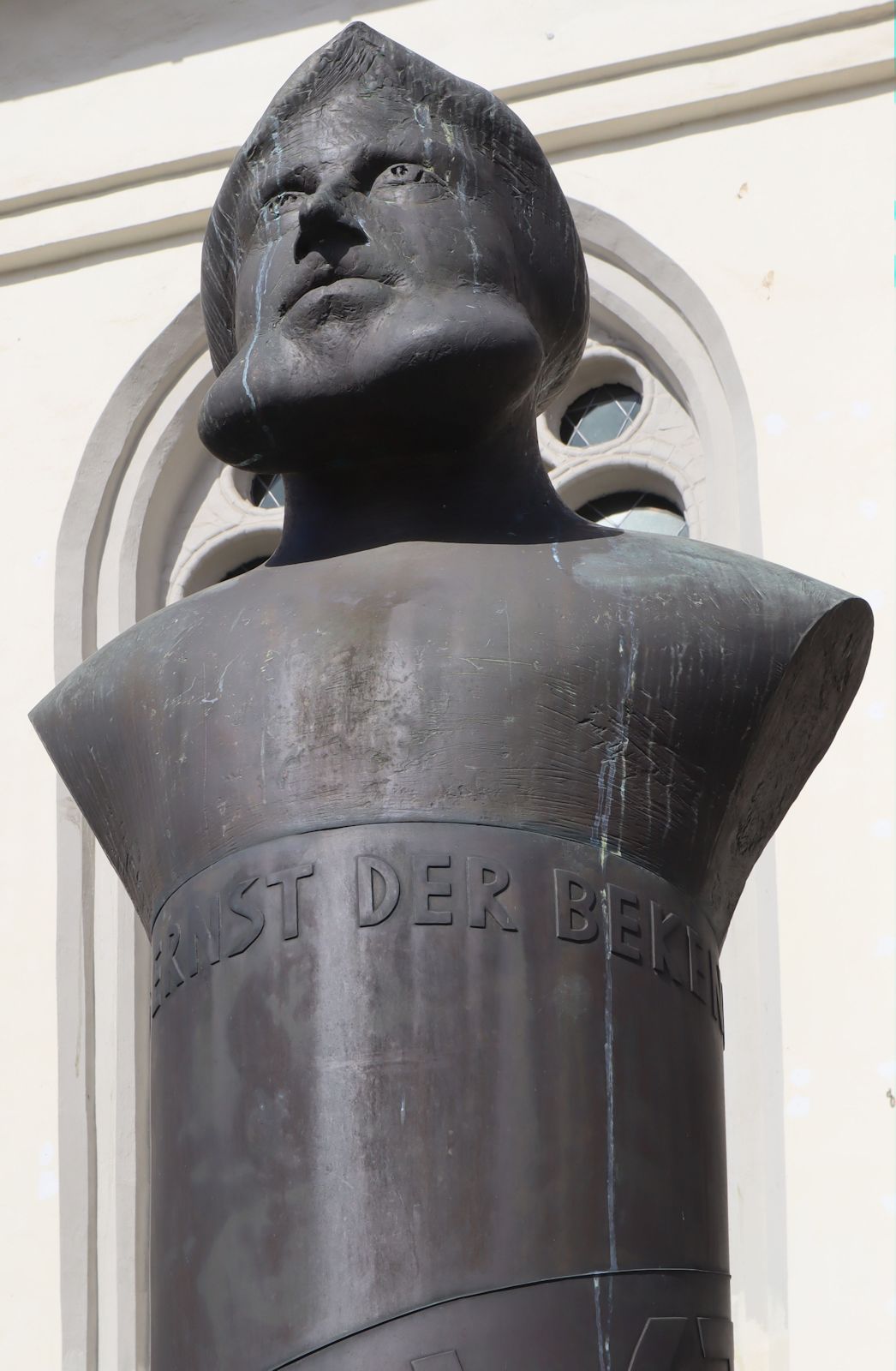 Denkmal vor der Stadtkirche in Celle