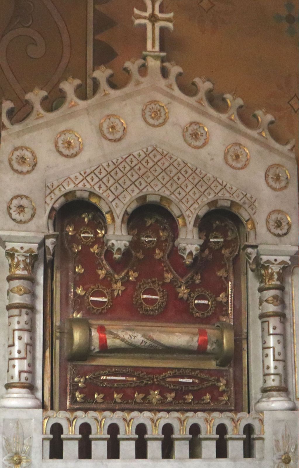 Reliquien in der Kirche Saint Priest in Volvic bei Riom