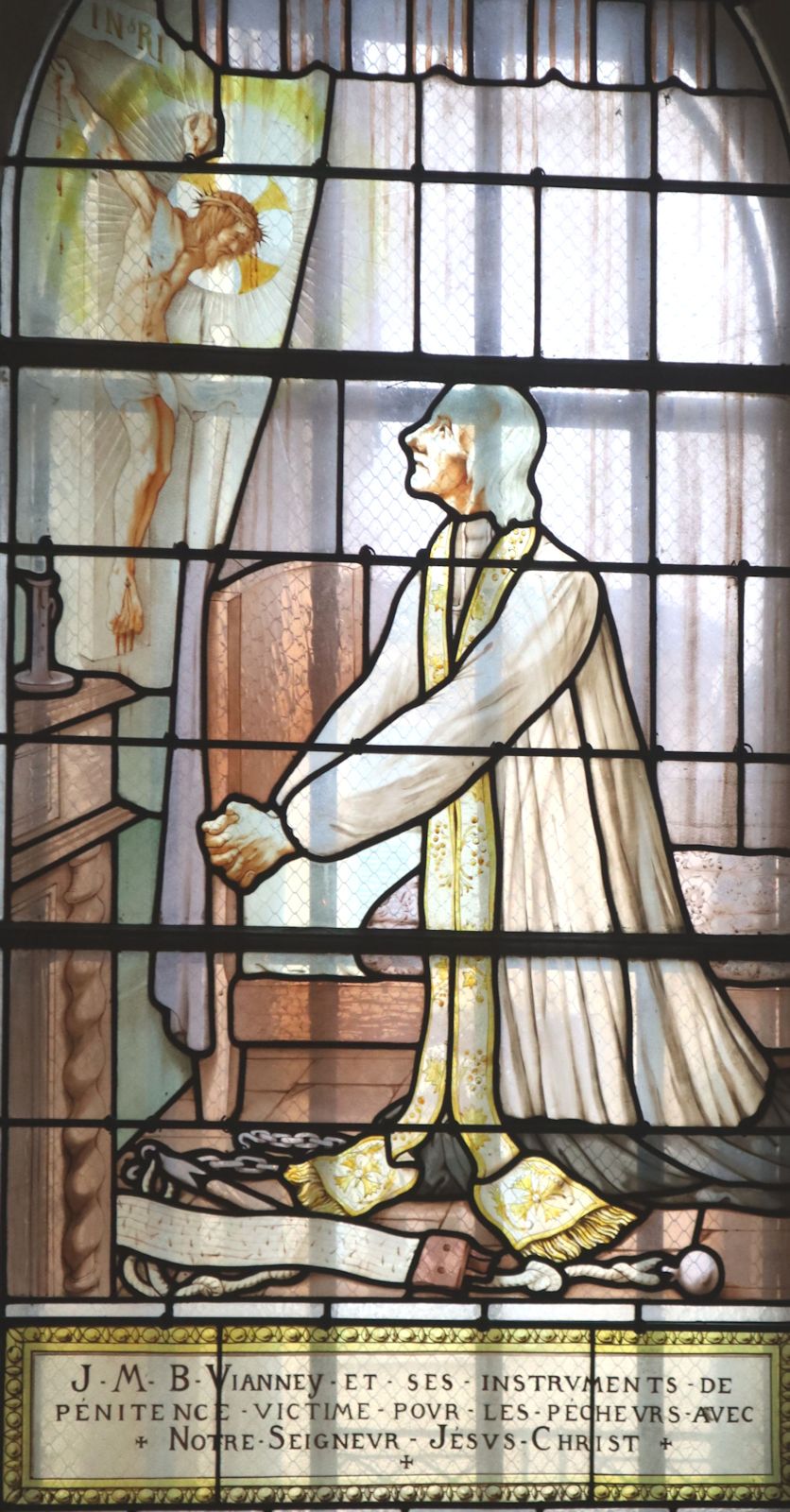 Glasfenster in der Basilika in Ars-sur-Formans, deren Chor dann zum großen Sanktuarium für Johannes-Baptist erweitert wurde