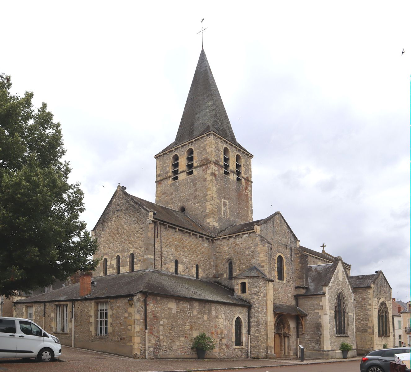 Pfarrkirche in Saint-Pierre-le-Moûtier