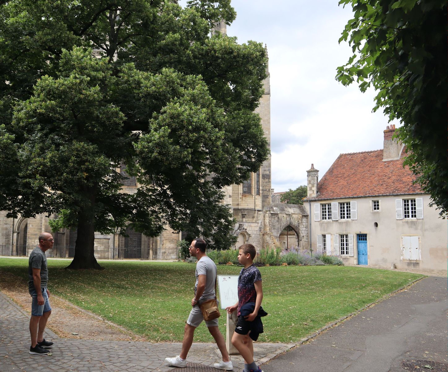 Standort der ehemaligen Universität, direkt hinter der Kathedrale in Bourges