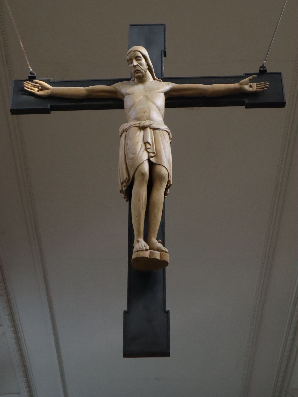 „Triumphkreuz” (Kopie), von Bernward von Hildesheim um 1000 gefertigt und seiner Schwester geschenkt, in der Kirche des ehemaligen Klosters in Ringelheim