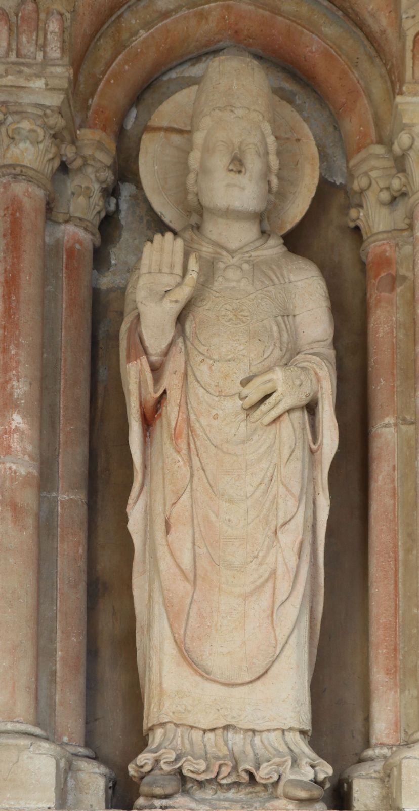 Statue, um 1235, am Dom in Paderborn