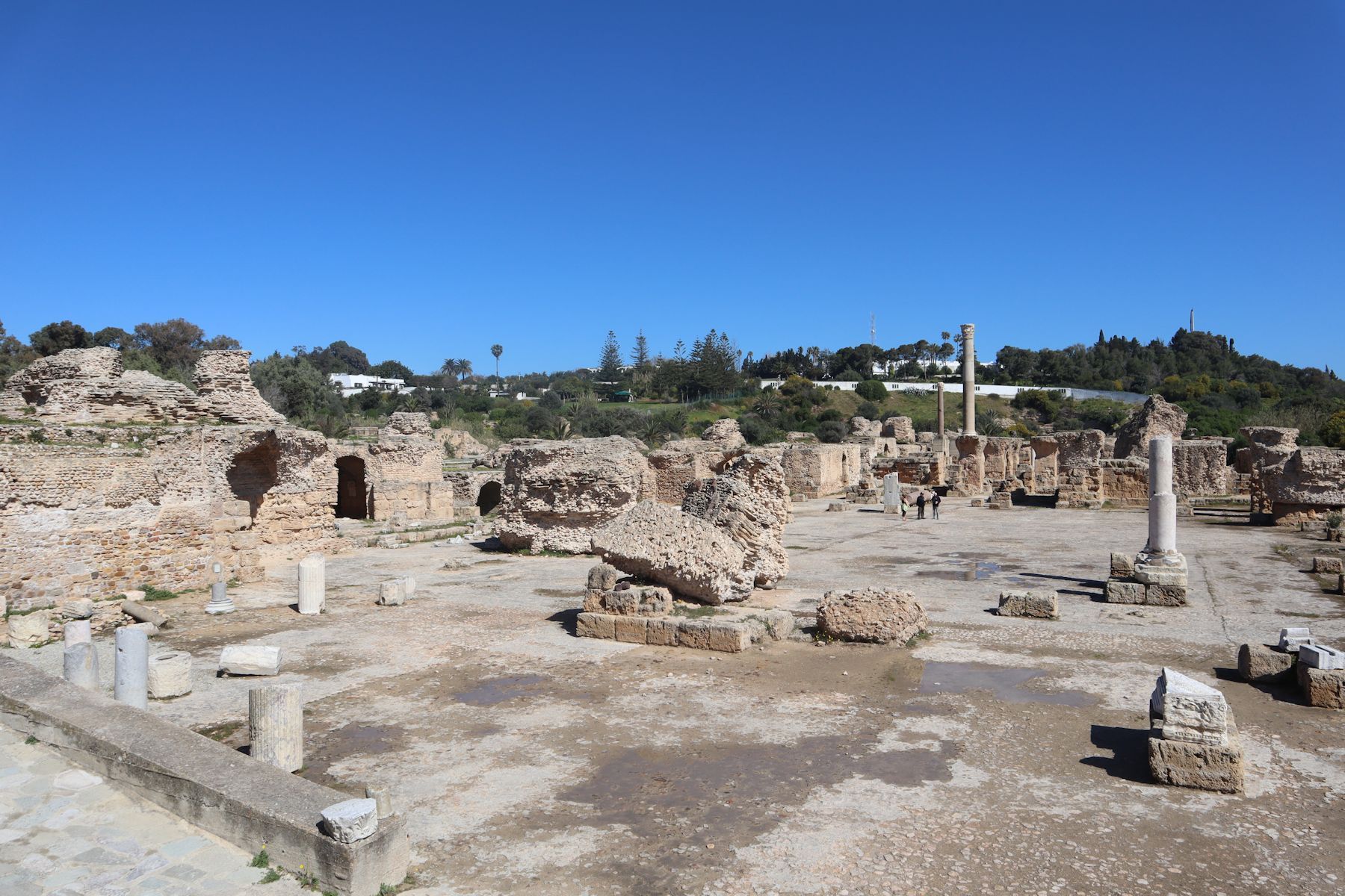 Reste von Häusern neben den Ausgrabungen von Karthago