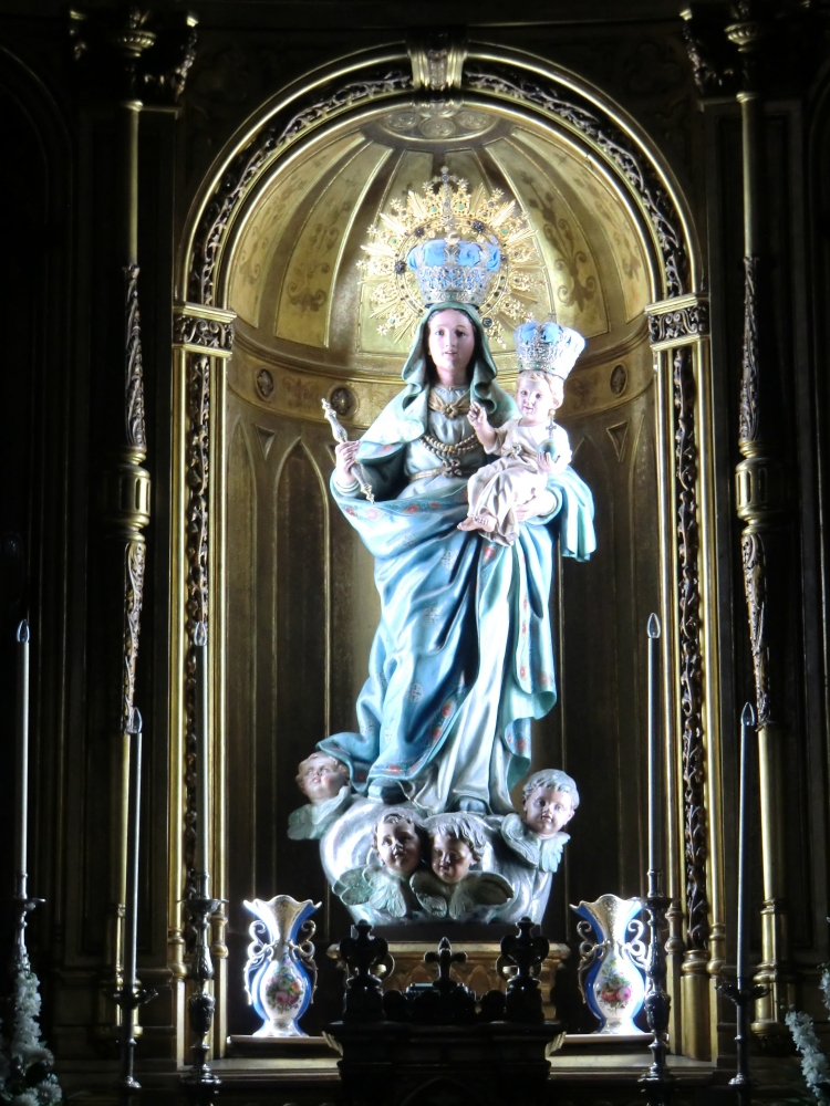 Die „weiße Jungfrau” in der Kirche San Miguel Arcángel in Vitoria-Gasteiz