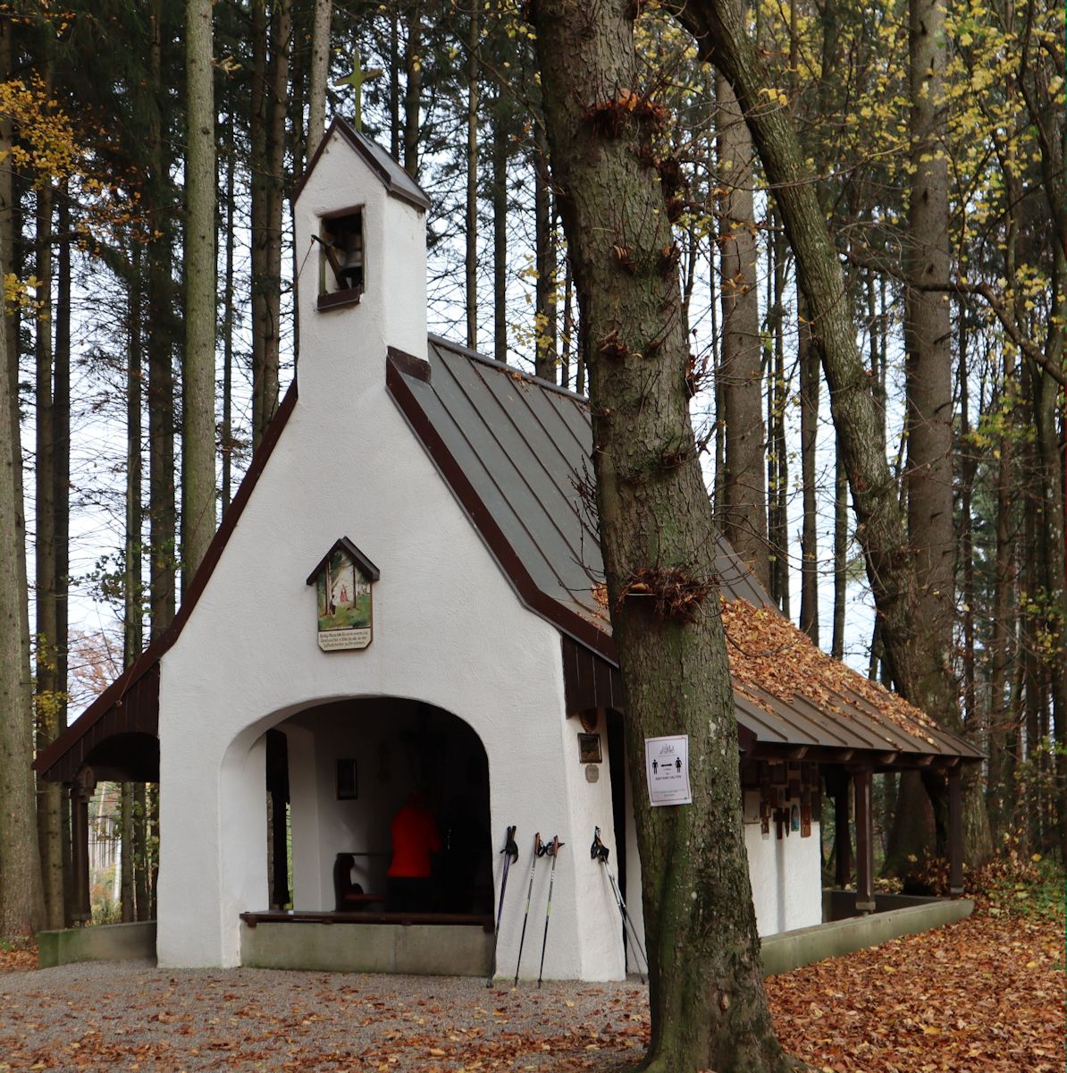 Marienkapelle im Wald bei Obermauerbach