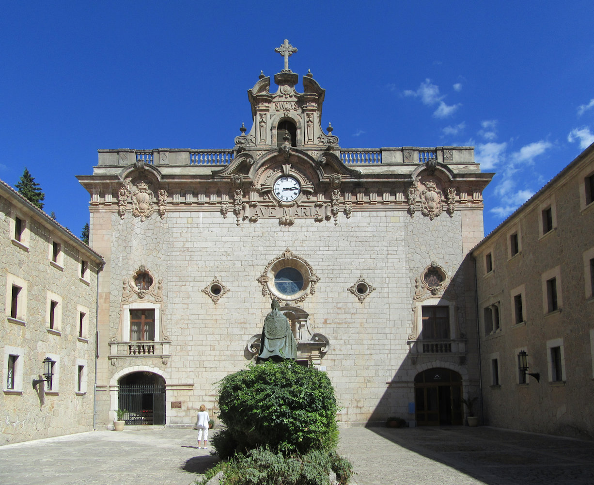 Kirche und Kloster Lluc auf Mallorca
