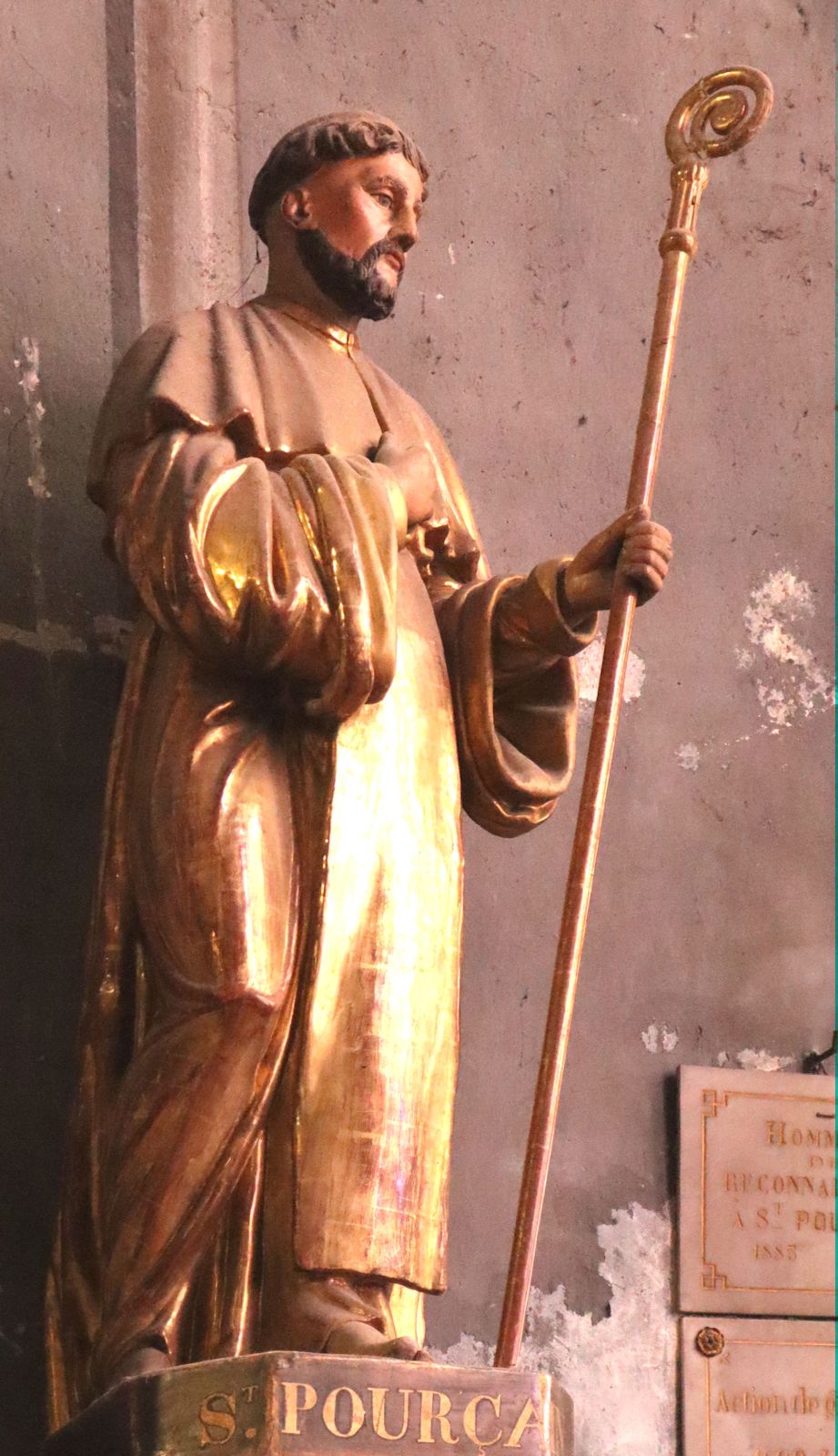 Statue in der Kirche Sainte-Croix in Saint-Pourçain-sur-Sioule