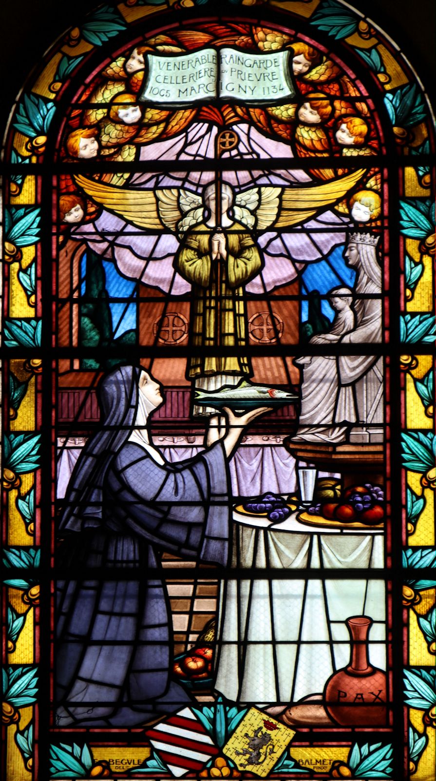Joseph-Émile Bégule und Louis Balmet: Raingardis, Glasfenster, in der Kirche Saint-Nicolas des ehemaligen Priorats Sainte-Trinité in Marcigny