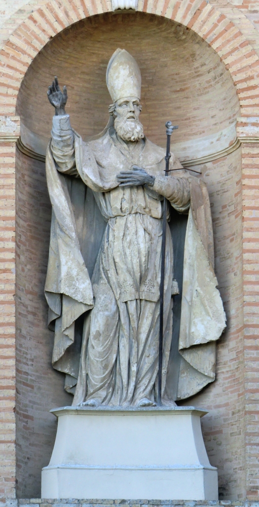 Statue, 1776, auf dem Domhügel in Fermo