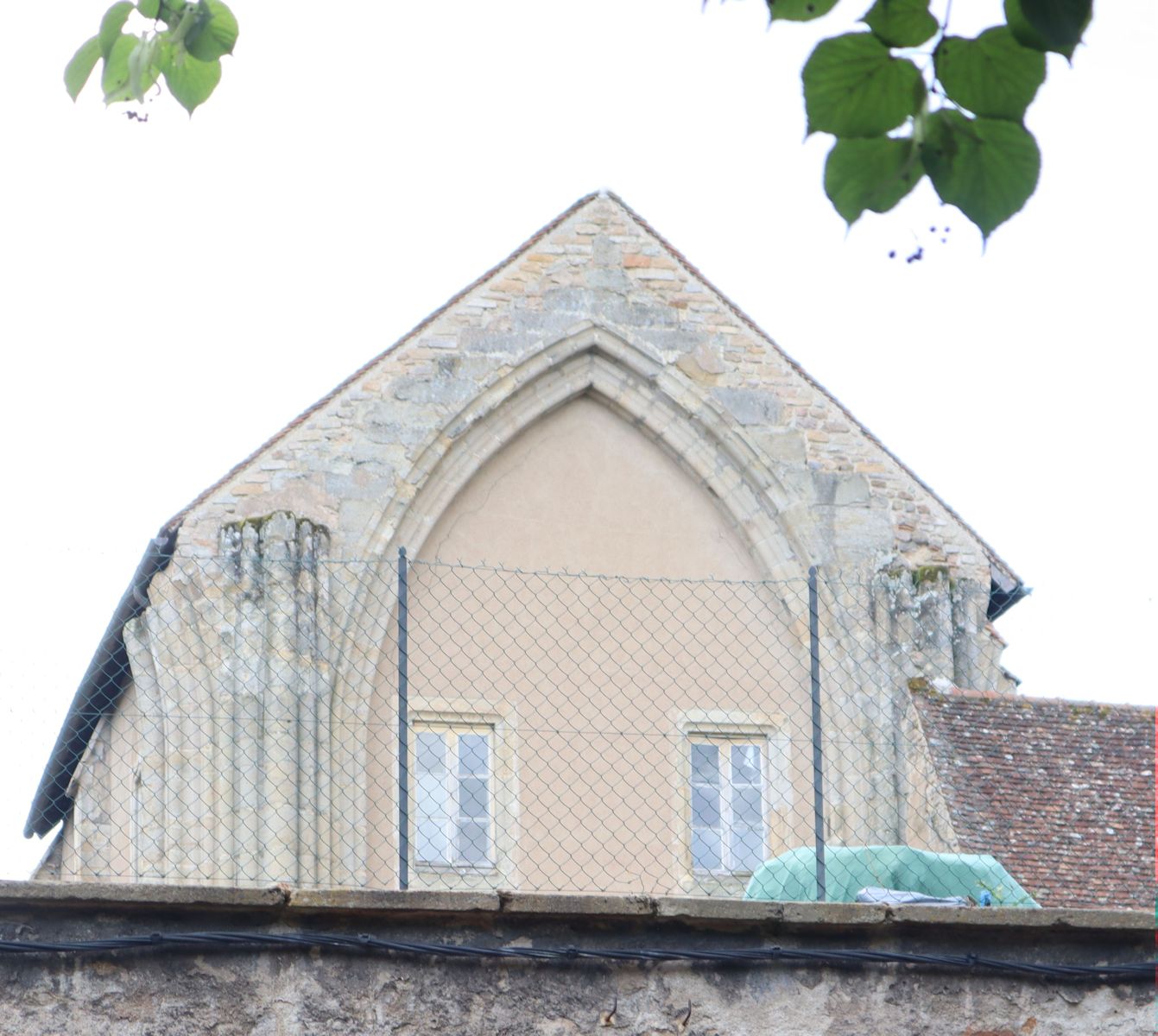 Kapelle Sainte-Anne hinter den Mauern der Bistumsverwaltung in Autun