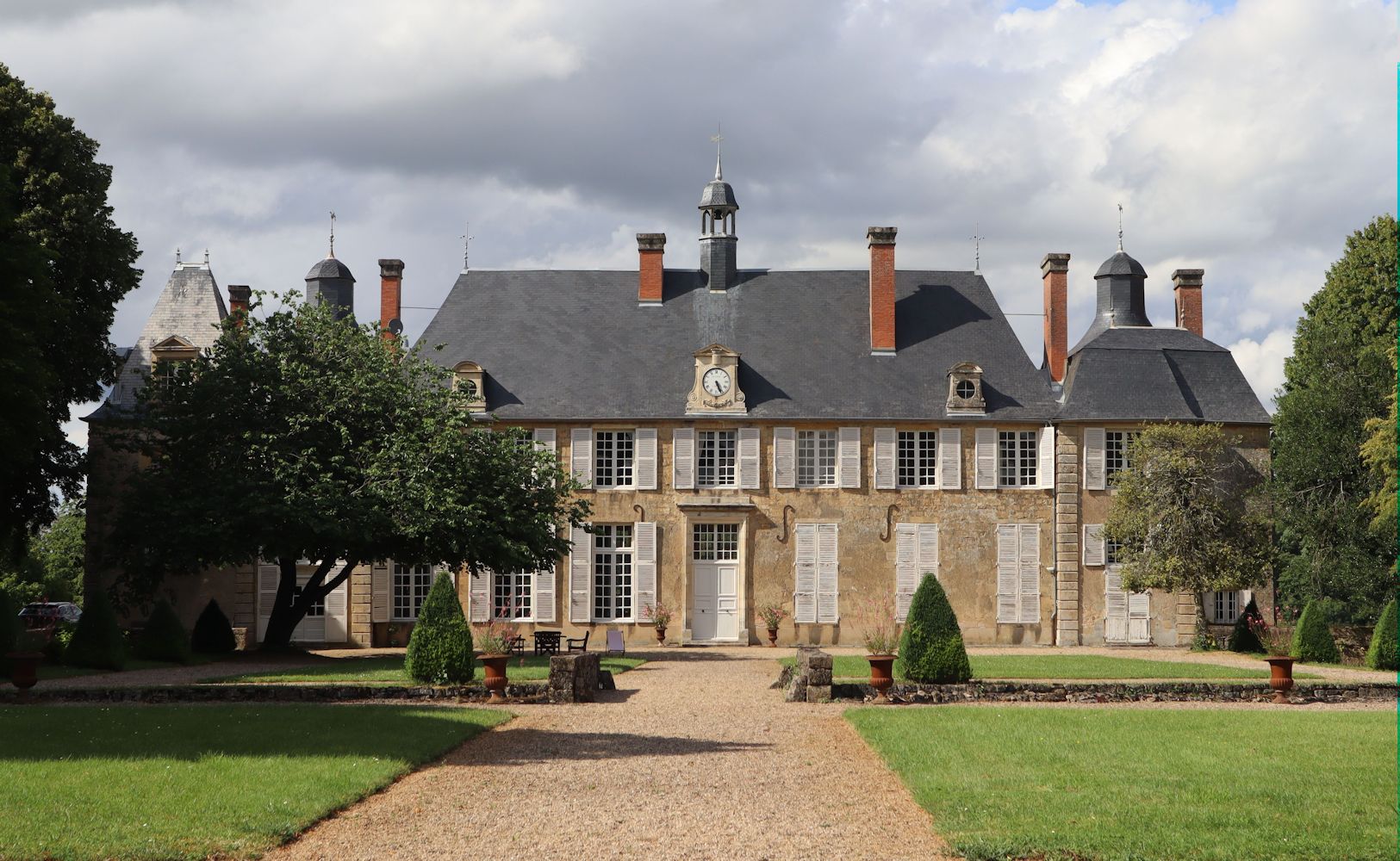 Schloss - früher eine Burg - in Arthel